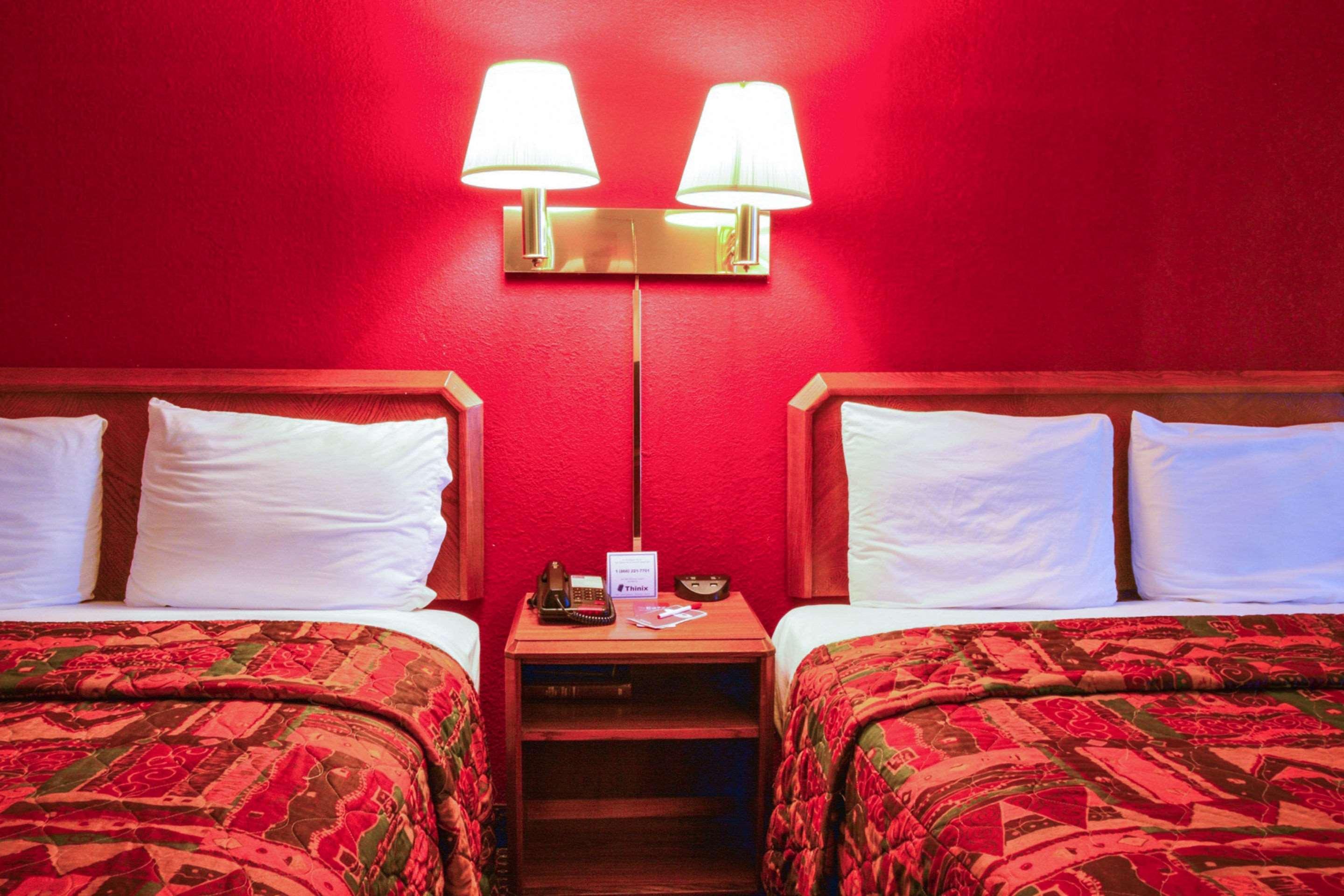Econo Lodge Віллоубрук Екстер'єр фото