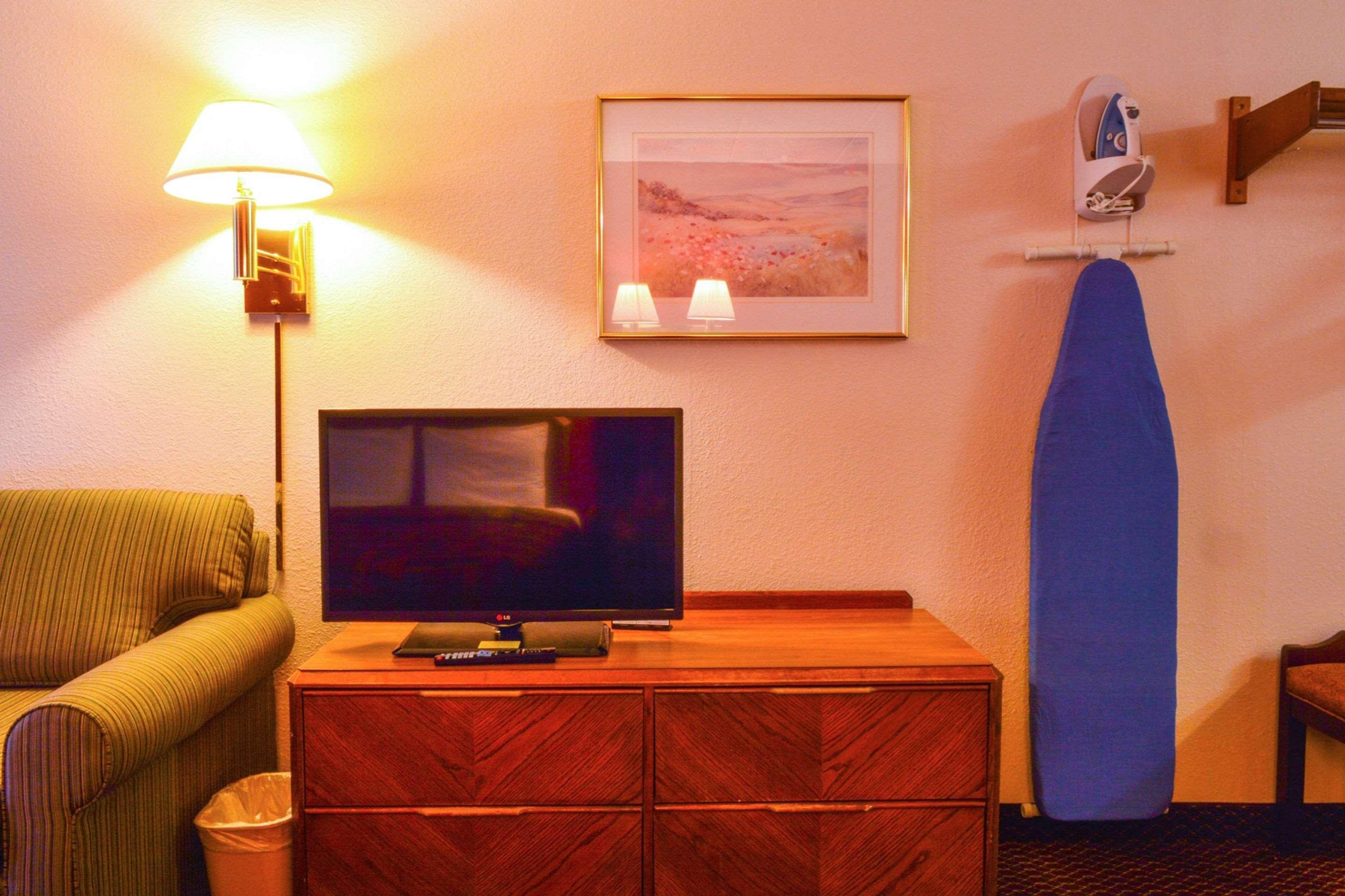 Econo Lodge Віллоубрук Екстер'єр фото