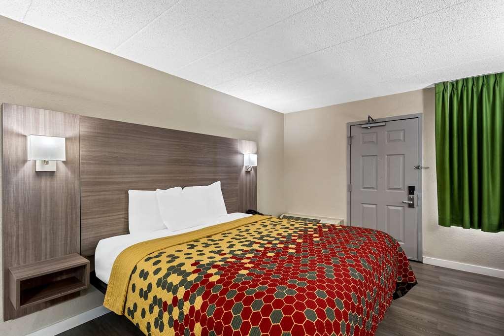 Econo Lodge Віллоубрук Номер фото