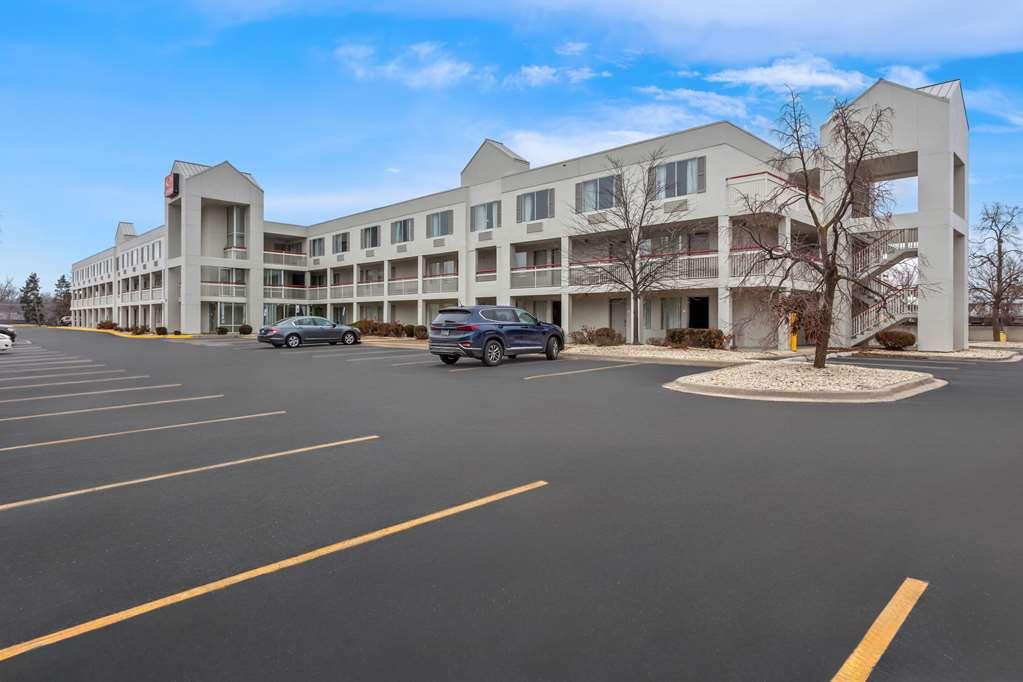 Econo Lodge Віллоубрук Екстер'єр фото