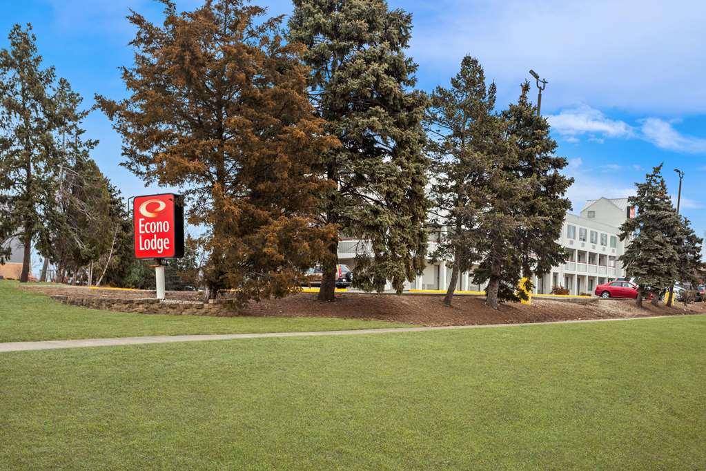 Econo Lodge Віллоубрук Екстер'єр фото